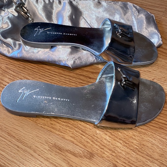 Giuseppe Zanotti Silver Slide Sandal - Picture 3 of 6